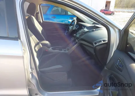 2015 Ford Escape S z USA, uszkodzony, nr VIN 1FMCU0F78FUA86127